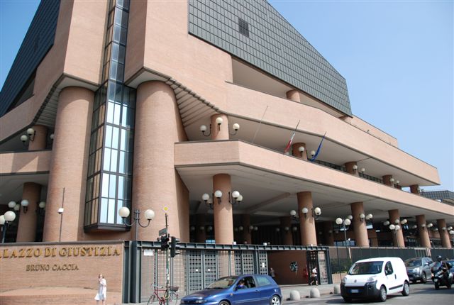 Riciclaggio d’auto rubate, Pirozzini resta in carcere
