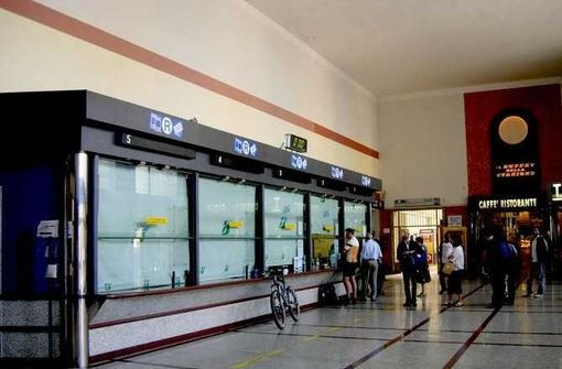 Passeur all’aeroporto cerca di far partire un albanese con documenti falsi 