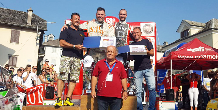 Rally: Crugnola e Solari celebrati al traguardo, sono i vincitori del 53° Valli Ossolane. Foto e video