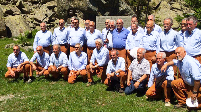 Prestigiosa esibizione del Coro Seo Cai per celebrare i 90 anni de "La Montanara"