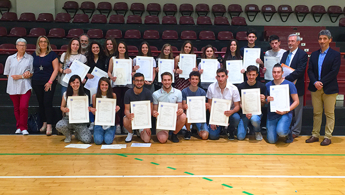 Cerimonia di consegna dei diplomi e della borsa di studio per Angelo Tantardini al liceo Spezia. Foto e video