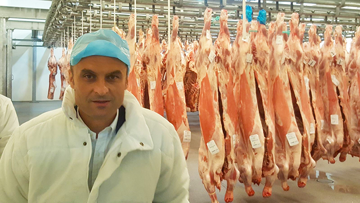 Il ministro Costa visita lo stabilimento Molteni: “Qui per l'eccellenza della carne”. Foto