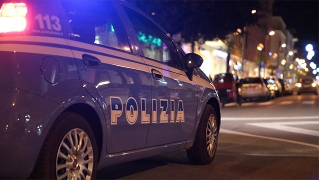 Novara: esce di strada in corso Vercelli. Ritiro patente
