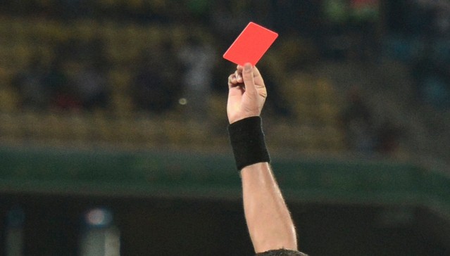 Violenza sugli arbitri, stop ai campionati giovanili di calcio