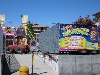 Malore al luna park, ventunenne verbanese muore sulla giostra