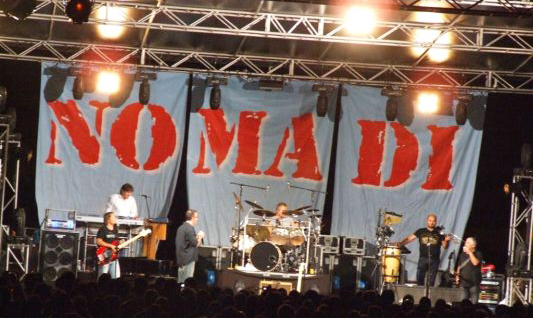 I Nomadi in concerto a Domo con Salvatore Ranieri. E debutta il nuovo cantante Yuri Cilloni