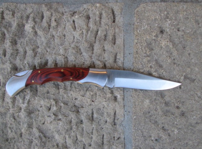 Schiamazzi in centro, 22enne sorpreso con un coltello a serramanico di 22 centimetri