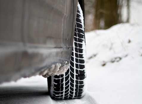 Scatta l'obbligo delle gomme da neve