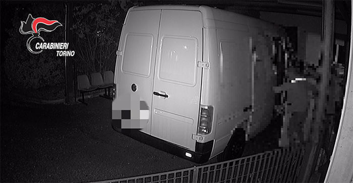 Ecco il video dei tre ladri, arrestati dai carabinieri che si fingevano infermieri, per il furto all'ospedale Maggiore