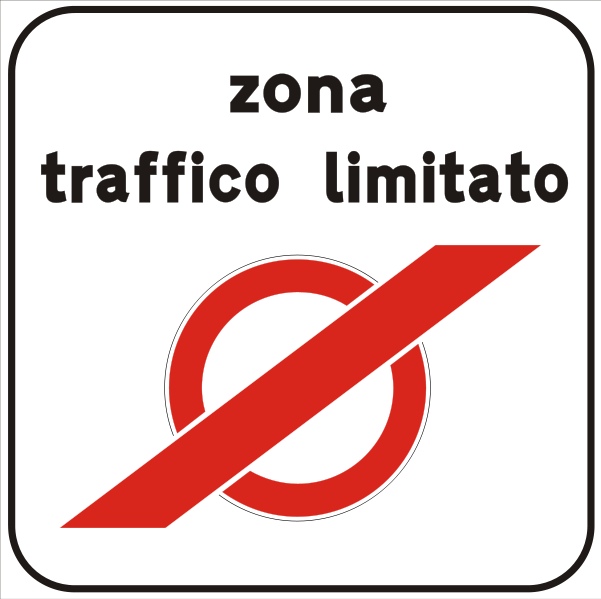 Da oggi pomeriggio centro aperto alle auto: al via i nuovi orari della Ztl