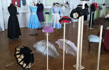 Lesa: alla Società operaia la mostra "Stile di donna"