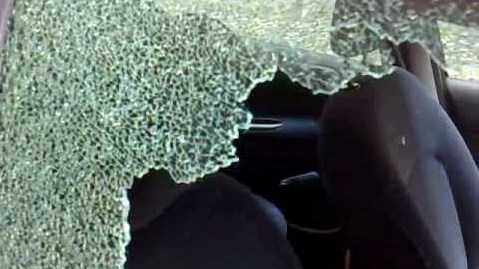 Segnalati nuovi vandalismi sulle auto parcheggiate