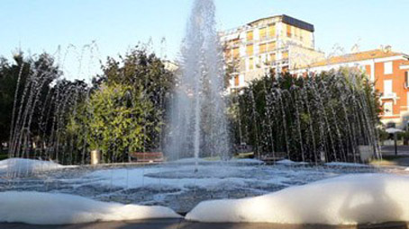 Versato detersivo nella fontana del Millennio
