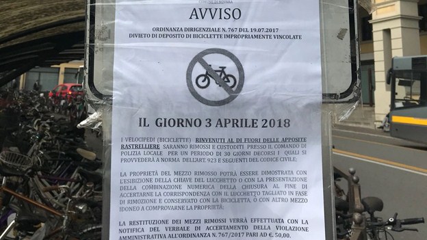 Prevista la rimozione delle bici fuori dalle rastrelliere alla stazione