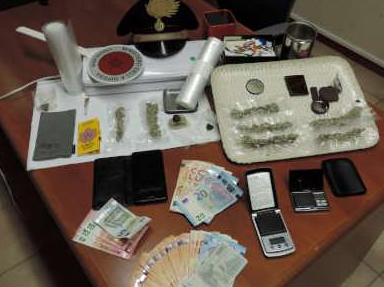 Pregiudicato in manette per spaccio