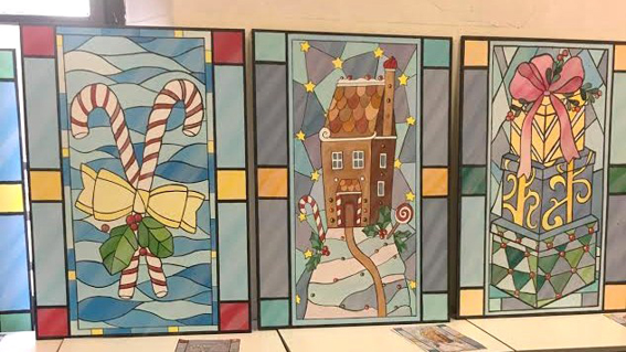 Addobbi e vetrate: i lavori degli studenti del Liceo Casorati per il Natale della città