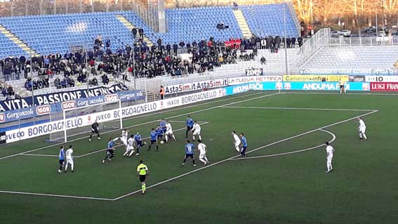 Il Novara chiude l'anno con una vittoria sul Pontedera. Fotogallery