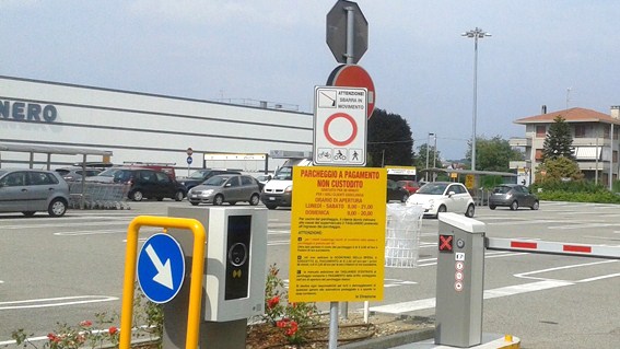 Parcheggio Esselunga: nuova regolamentazione della sosta