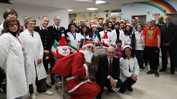 Festa di Santa Lucia con i Carabinieri alla Pediatria dell'ospedale