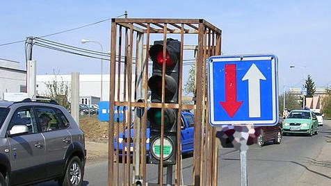 Riaperta via Lazzaretto con senso unico alternato