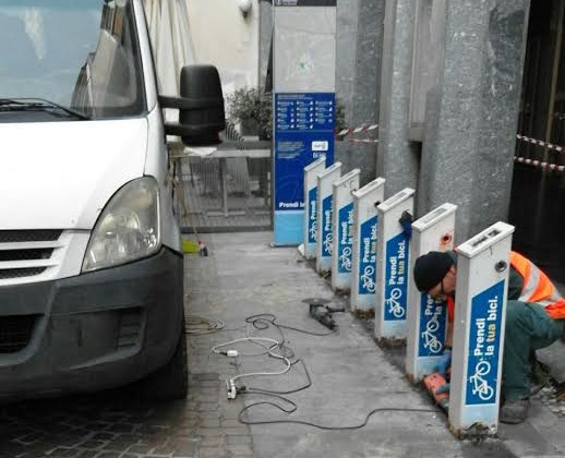 Rimosse le colonnine del bike sharing ormai inutilizzate