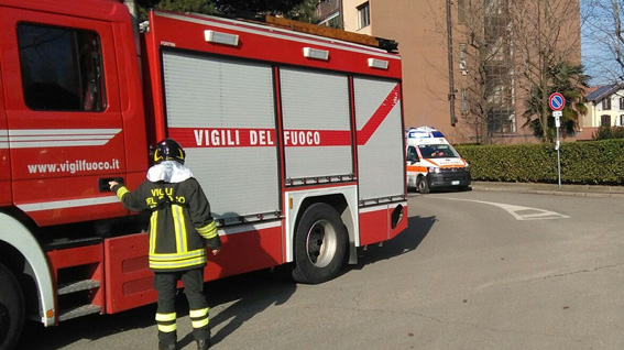 I vigili del fuoco soccorrono anziana caduta in casa