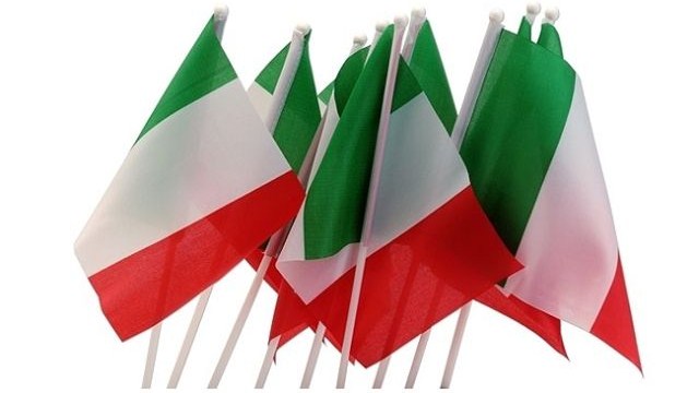 Bandierine e Costituzione: il Pd incalza, Gusmeroli risponde