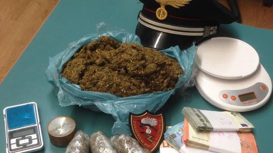 Trovato dai carabinieri con 640gr di marijuana: arrestato