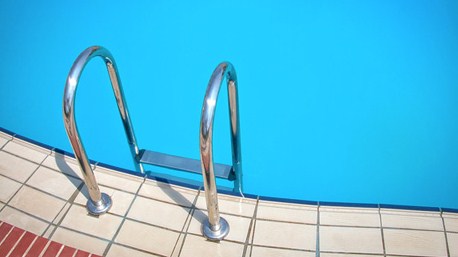 Rinviata l'apertura della piscina di via Solferino