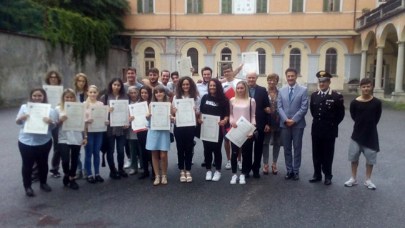 Consegnati i diplomi, il Collegio "De Filippi" chiude definitivamente