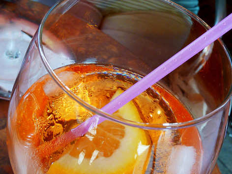 "Just spritz": evento nel cortile del Broletto