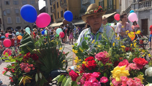 Biciclettata in fiore: 180 le bici decorate partecipanti