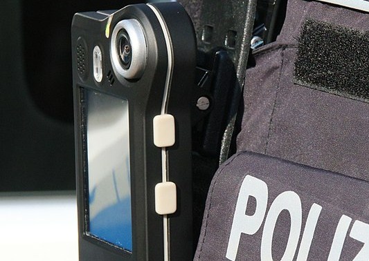 Polizia municipale con le body cam e in bici