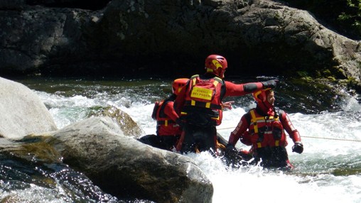 Esercitazione fluviale per i vigili del fuoco