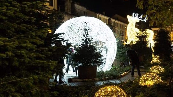 Ad Arona è già Natale. Fotogallery
