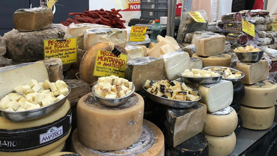 Arona, ecco il Mercato Europeo. Fotogallery