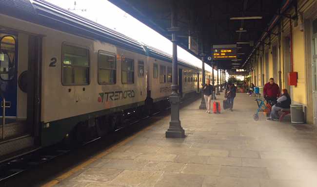 Pendolari della Milano-Domo in subbuglio dopo gli ultimi ritardi: “Condizioni invivibili”