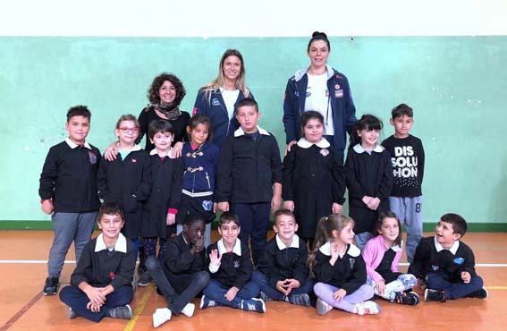 Progetto Scuole: giocatrici della Igor in visita alla "Rodari"