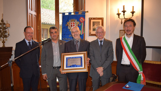 Il Premio "Borgomanerese dell'Anno" assegnato ad Armando Gallo