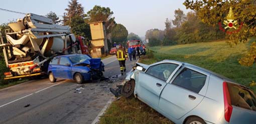 Gattico: tre mezzi coinvolti in un incidente