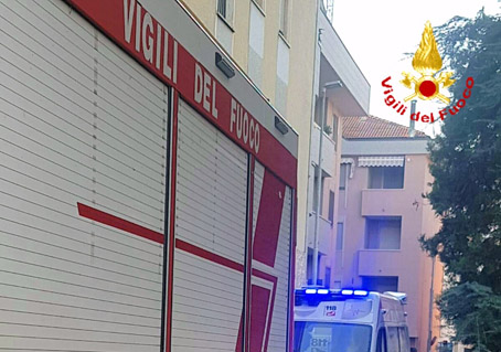 Quarantaseienne trovato morto in casa dopo giorni