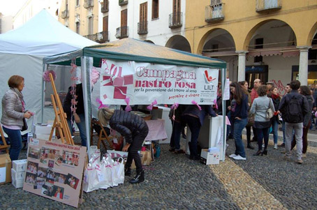Visite senologiche in piazza per la Campagna Nastro Rosa della Lilt