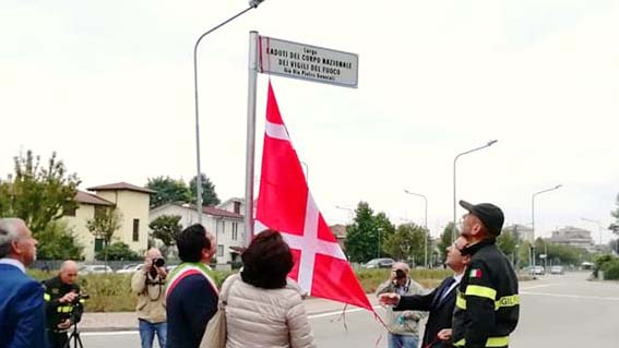 Intitolata ai "Caduti dei vigili del fuoco" l'area antistante il Comando provinciale