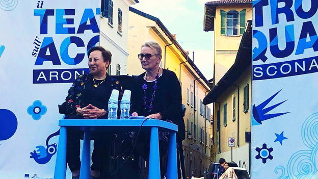 In tanti all'incontro con il Nobel Shirin Ebadi. Foto