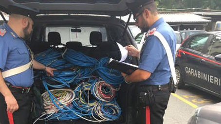 Rubano 250kg di cavi di rame: arrestati tre novaresi