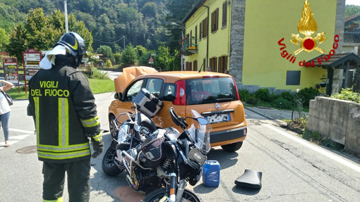 Meina: due feriti dopo uno scontro fra auto e moto