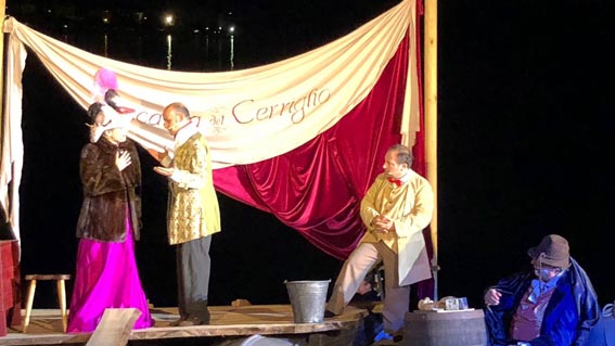Grande successo per "Ma se mi toccano" e per il Teatro sull'Acqua. Fotogallery