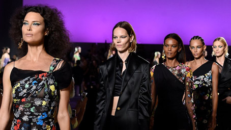 Vendita Versace a Michael Kors: in città una sede della Medusa