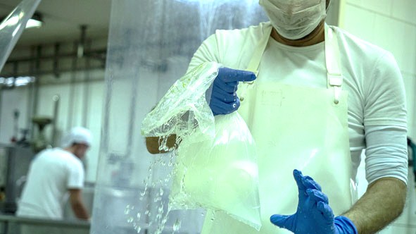 E' in Mater-Bi di Novamont la busta per la mozzarella della Cooperativa Libera Terra 