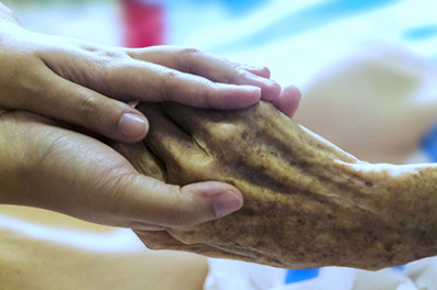 "Curare in famiglia": incontri per aiutare le famiglie che assistono i propri cari